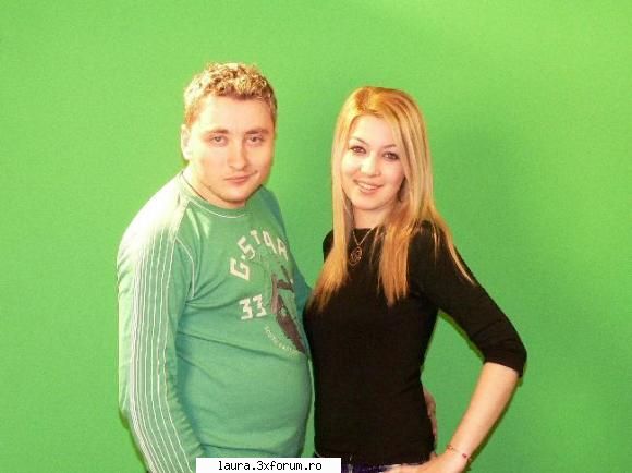 :hi:  :cool: poze laura
